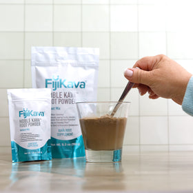 FijiKava Poudre de Kava Micronisée Instantanée 50g, cuillère avec poudre
