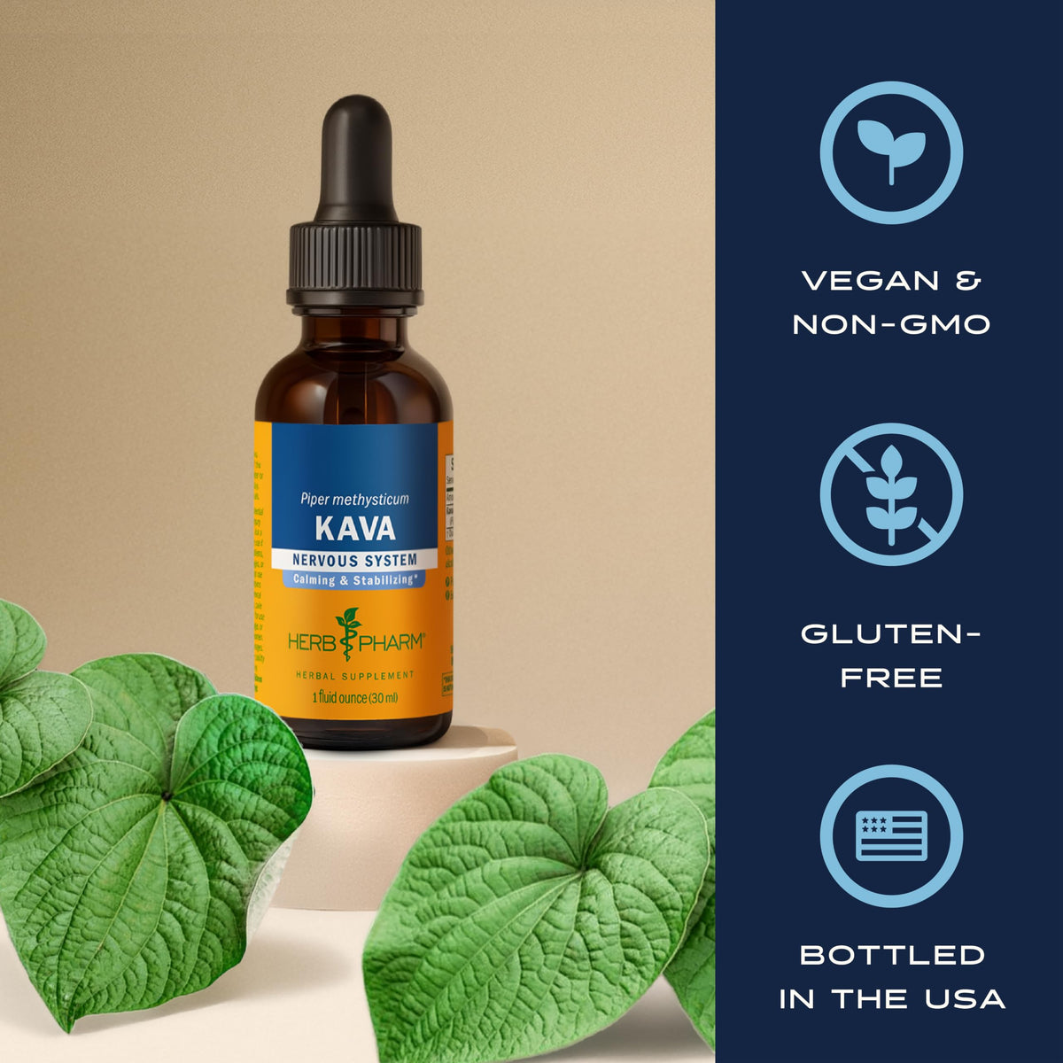 Flacon d'extrait de Kava avec des feuilles de Kava autour
