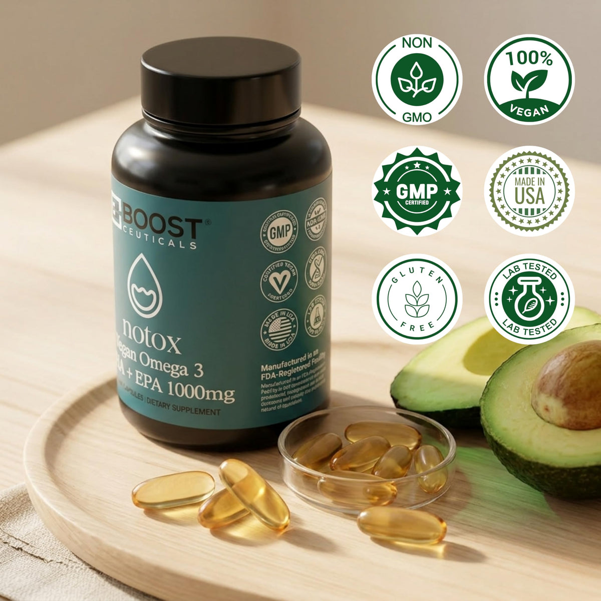 Flacon d'huile d'algue Omega 3 Vegan ouvert avec gélules à l'intérieur