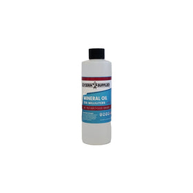 Flacon d'huile minérale Glycerin Supplier sur fond de travail industriel
