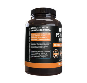 Flacon de capsules de psyllium sur une surface blanche