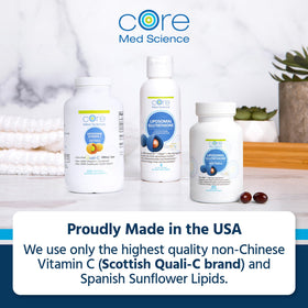 Flacon de Core Med Science Vitamine C Liposomale sur un fond neutre