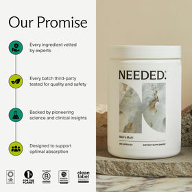 Flacon de multivitamines Needed. pour hommes sur fond naturel