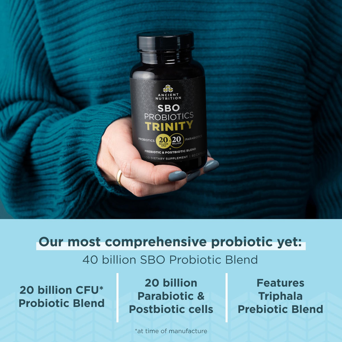 Flacon de SBO Probiotic Trinity ouvert montrant les capsules à l'intérieur