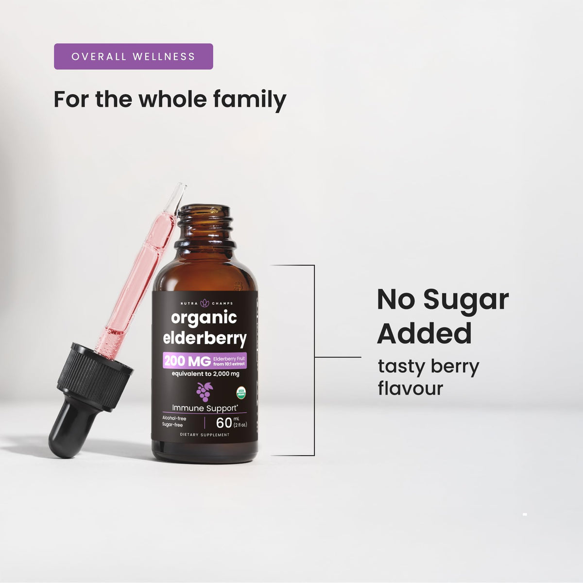 Flacon de sirop de sureau noir NutraChamps sur une table en bois