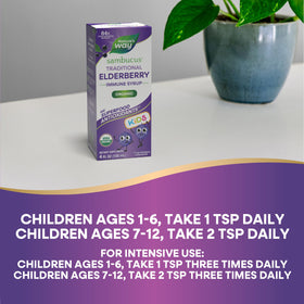 Flacon de Sirop de Sureau Traditionnel pour Enfants Nature's Way avec arrière-plan naturel