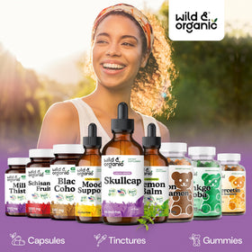 Flacon de teinture Wild & Organic sur une table en bois