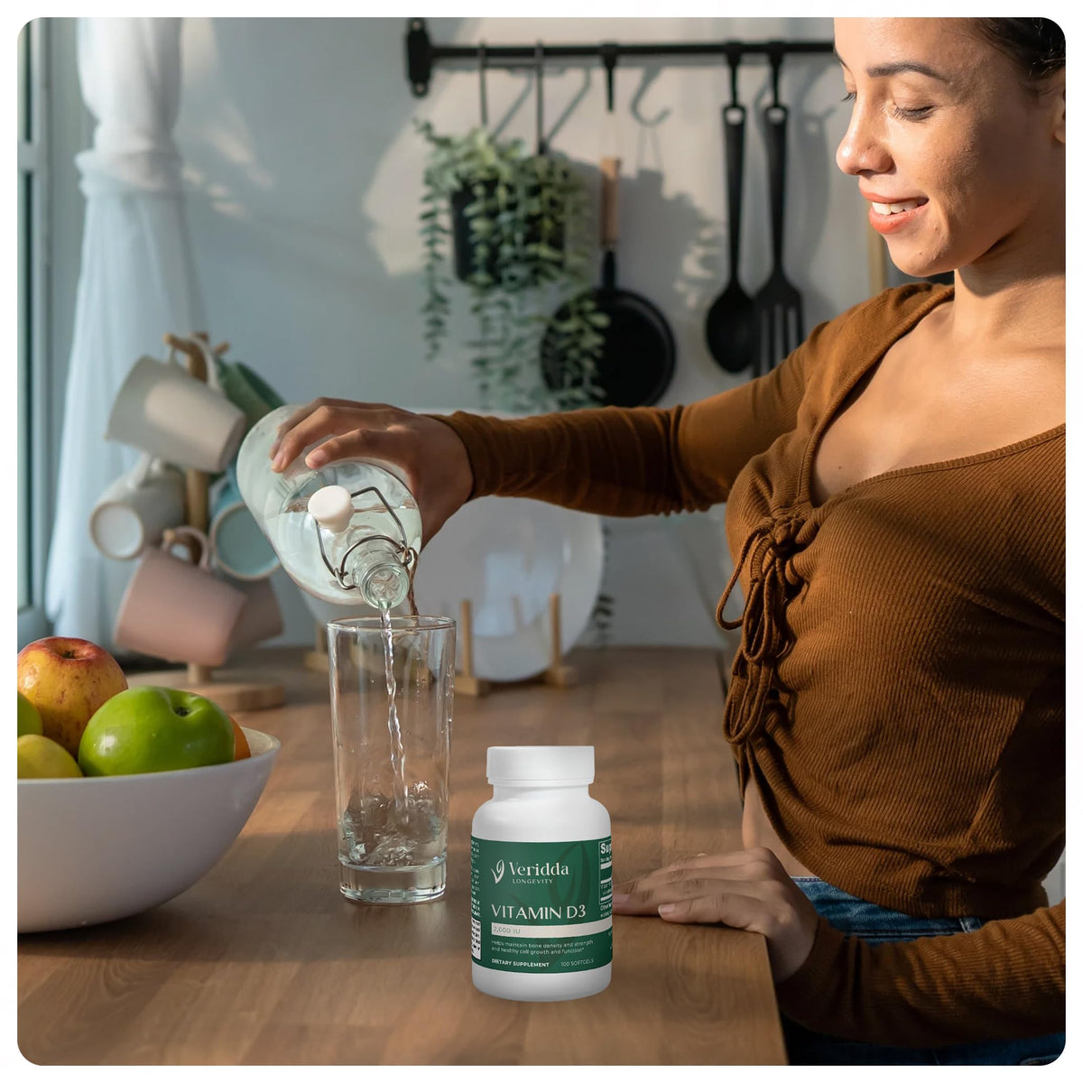 Flacon de Veridda Longevity Vitamine D3 2000 UI sur un fond neutre