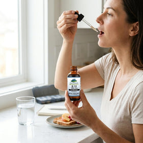 Flacon de vitamine B12 Pure Mountain Botanicals avec compte-gouttes