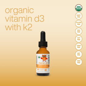 Flacon de Vitamine D3 K2 Serawise sur une table en bois