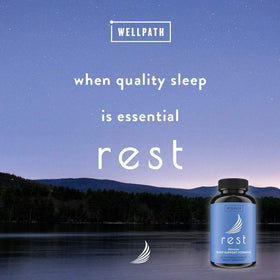 Flacon de WellPath Sommeil sur une table en bois