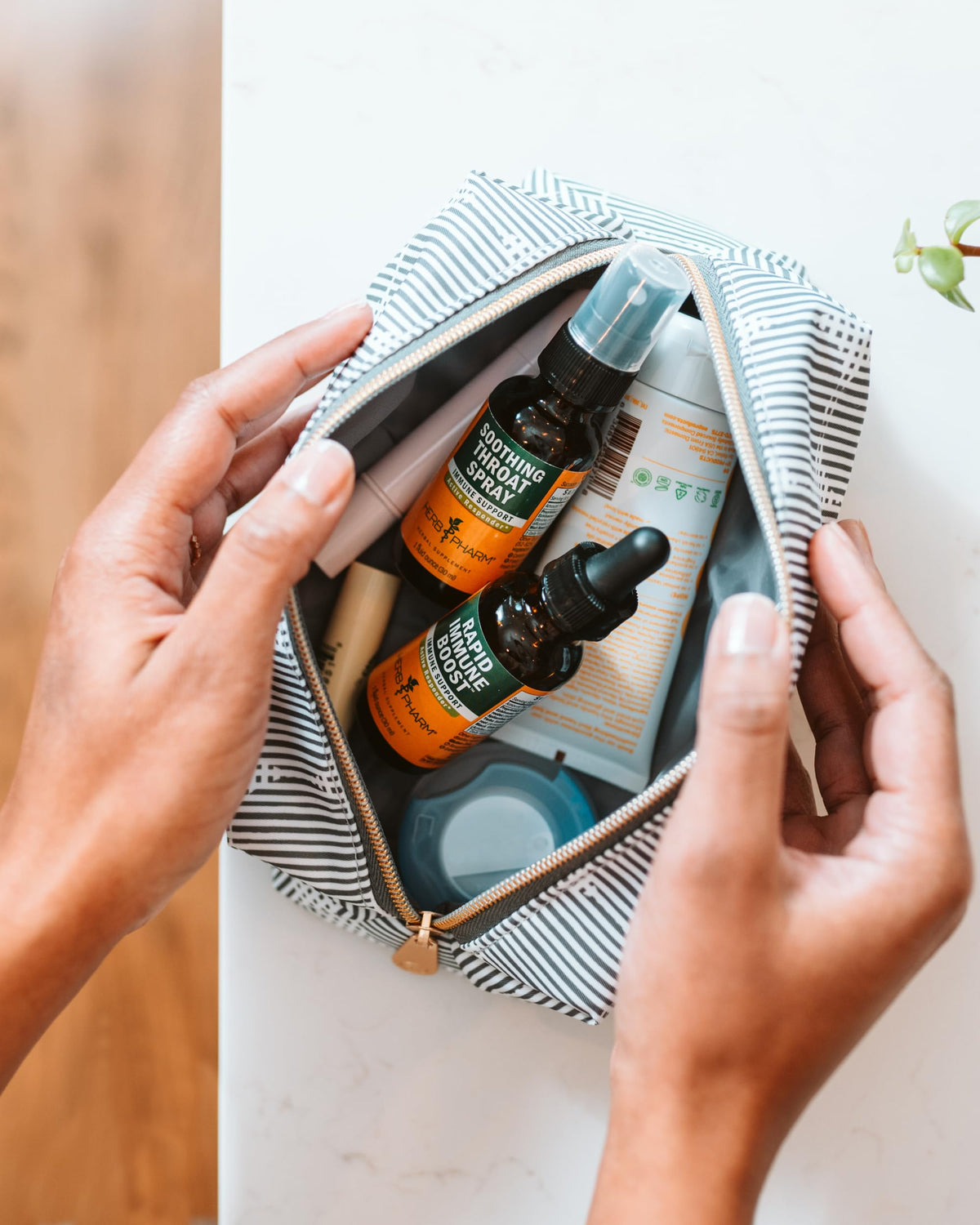 Flacon Herb Pharm Echinacée 2 oz à côté d'autres produits