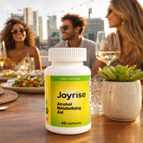 Flacon Joyrise dans un environnement de voyage