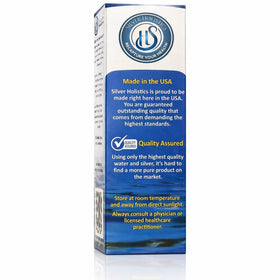 Flacon spray de Colloidal Silver en utilisation