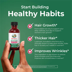 Flacons MARYRUTH'S multivitamines liquides sur un fond en bois