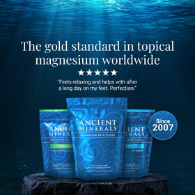 Flocons de magnésium Ultra Ancient Minerals avec une cuillère
