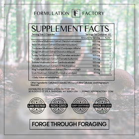 Formulation Factory Shroom Vroom 10-en-1 Complexe Champignon et ingrédients naturels sur une table