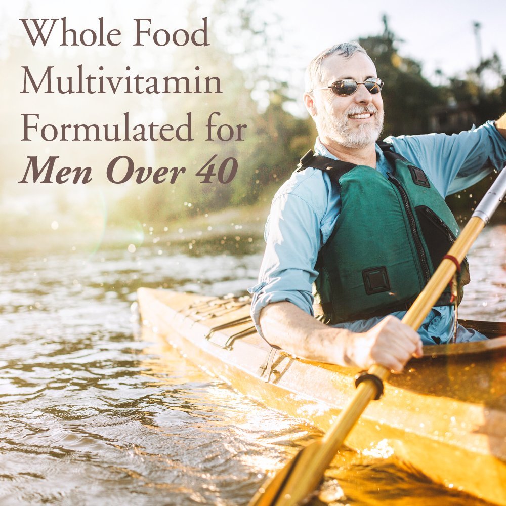 Garden of Life Multivitamine Homme 40+ comprimés sur un fond blanc