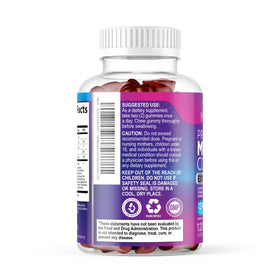Gélifiés de champignons Nature's Nutrition 12 en 1 dans une main