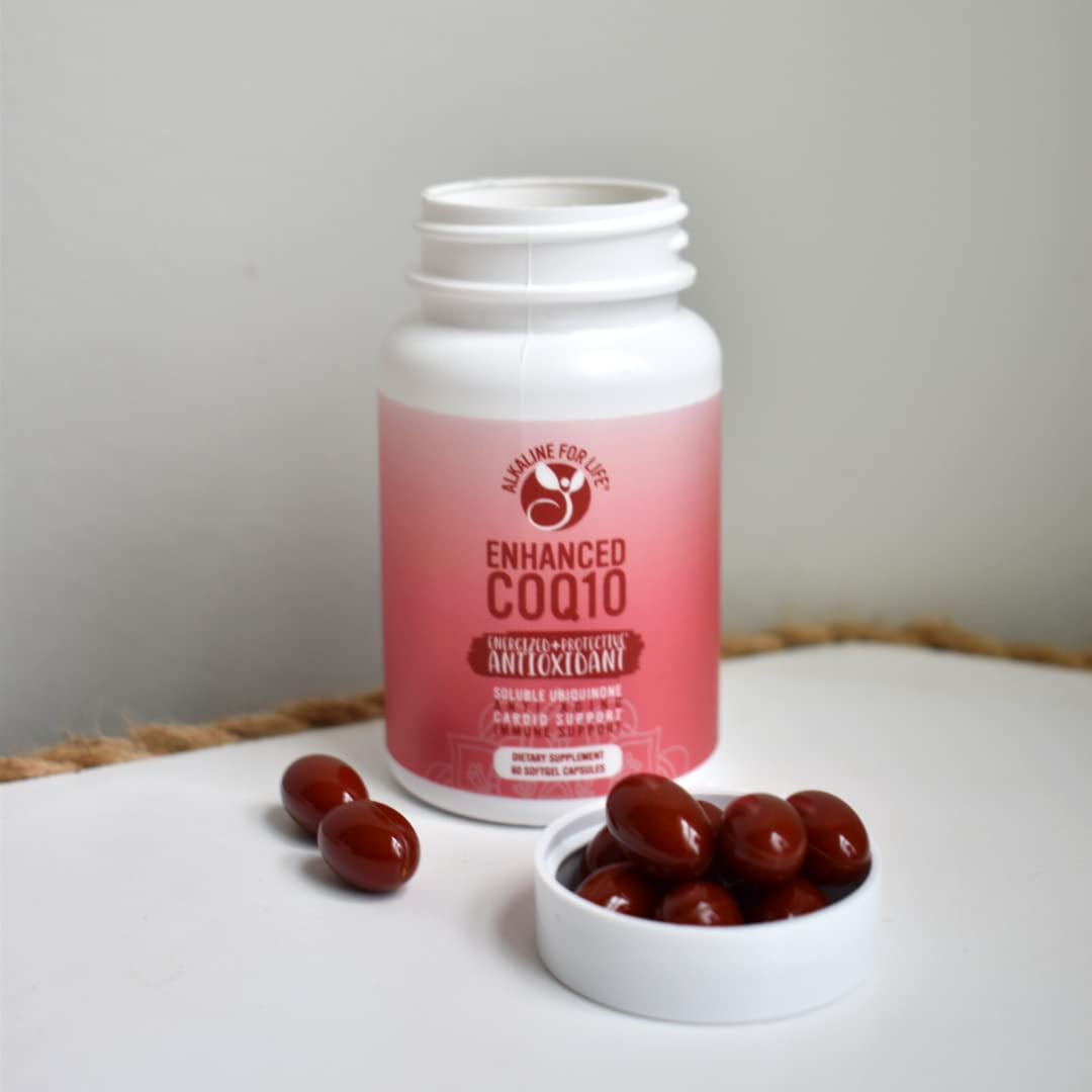 Gélule Alkaline for Life CoQ10 100 mg sur une surface blanche