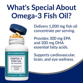 Gélule d'Omega 3 The Vitamin Shoppe tenue en main