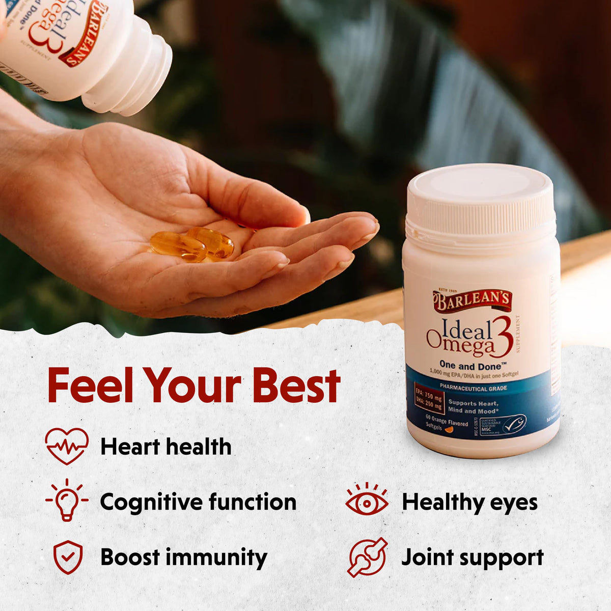 Gélules Barlean's Omega 3 dans une main