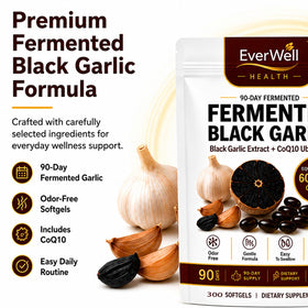 Gélules d'ail noir fermenté EverWell Health avec des ingrédients en arrière-plan