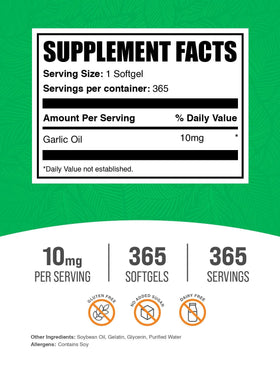 Gélules d'huile d'ail BulkSupplements sur fond blanc