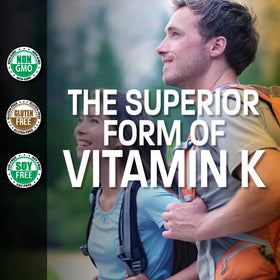 Gélules de Bronson Vitamine K2 MK-7 sur une table
