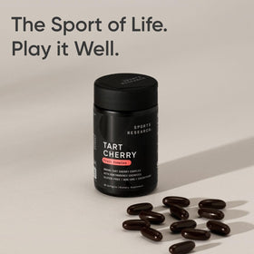 Gélules de Cerise Acidulée Sports Research sur fond blanc