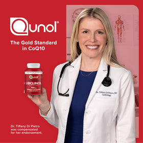 Gélules de CoQ10 Ubiquinol dans une main