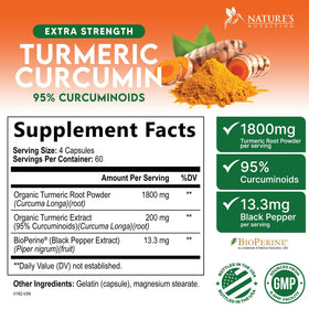 Gélules de Curcuma 1800mg Nature's Nutrition sur une cuillère en bois