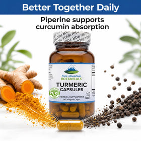 Gélules de curcuma avec piperine dans une main