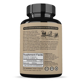 Gélules de foie de bœuf déshydraté Wholesome Wellness sur fond blanc