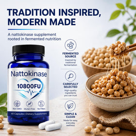 Gélules de Nattokinase 10800 FU dans une main pour le contexte d'utilisation