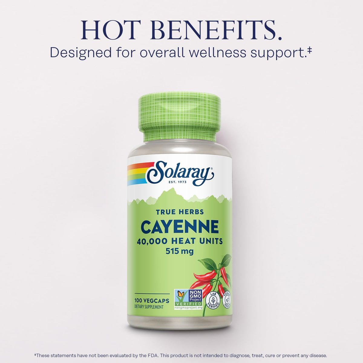 Gélules de poivre de Cayenne Solaray sur une surface en bois