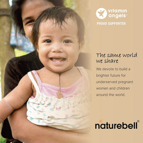 Gélules de vitamine E NatureBell en main