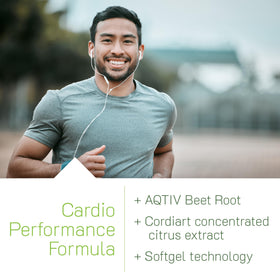 Gélules liquides d'Irwin Naturals Beets-4-Cardio™ dans une cuillère