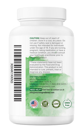 Gélules Micro Ingredients sur une table en bois