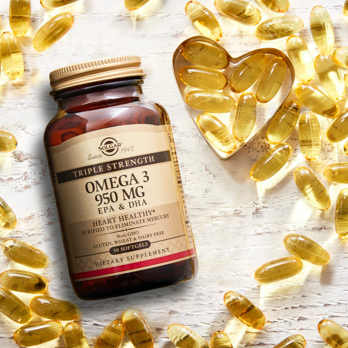 Gélules molles Solgar Omega-3 Triple Force 950 mg en gros plan