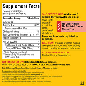 Gélules Nature Made Omega 3 dans une main