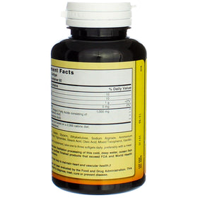 Gélules Nature's Blend Omega-3 dans une main