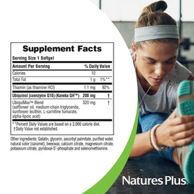 Gélules NaturesPlus Beyond CoQ10 sur une table
