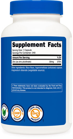Gélules Nutricost Zinc Picolinate dans une main
