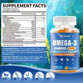 Gélules Omega-3 Jabsah sur une surface blanche