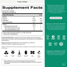 Gélules Omega-3 prénatales dans une main