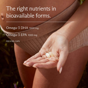 Gélules Omega-3 prénatales sur fond blanc