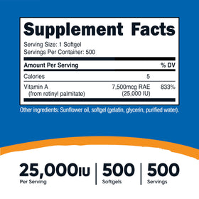Gélules softgels de Vitamine A Nutricost sur une surface blanche