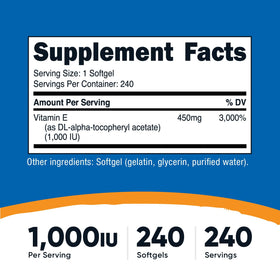 Gélules souples de Vitamine E Nutricost sur fond blanc