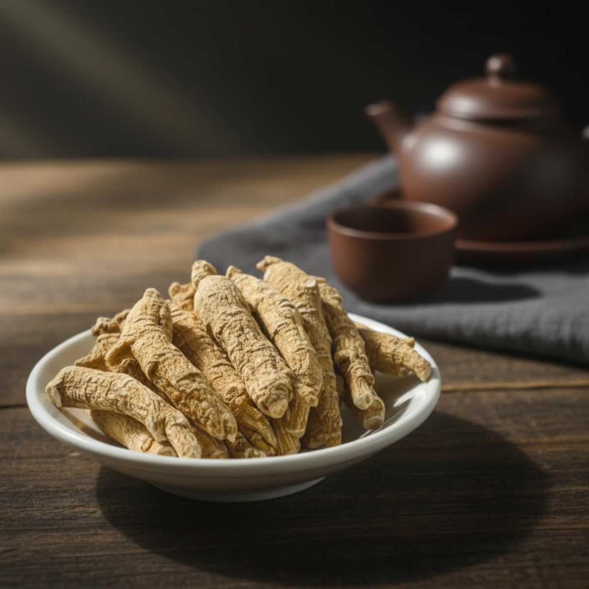 Ginseng américain HLX à l'intérieur de la boîte avec racines visibles